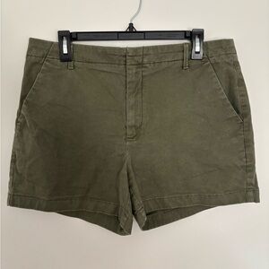 Banana Republic Factory Dark Green Authentic Chino Shorts Size 12